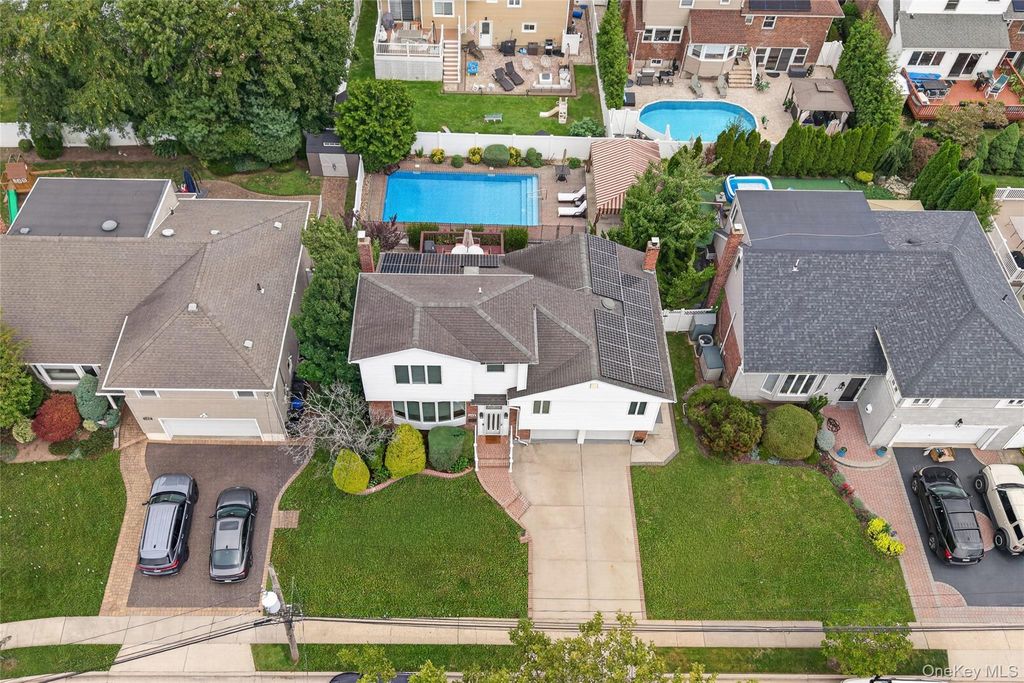 395 Bunker Drive, Oceanside, NY 11572 — photo 3