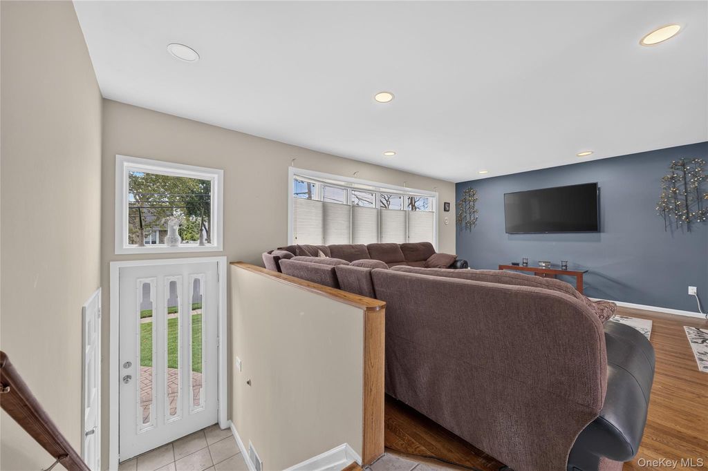 395 Bunker Drive, Oceanside, NY 11572 — photo 5