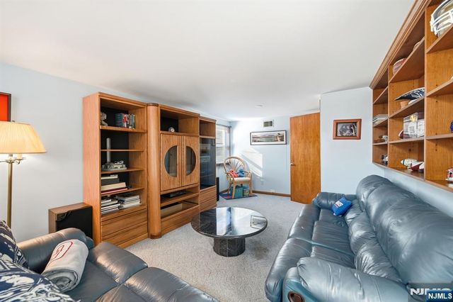 49 Mill Road, Park Ridge, NJ 07656