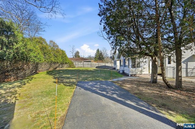 49 Mill Road, Park Ridge, NJ 07656