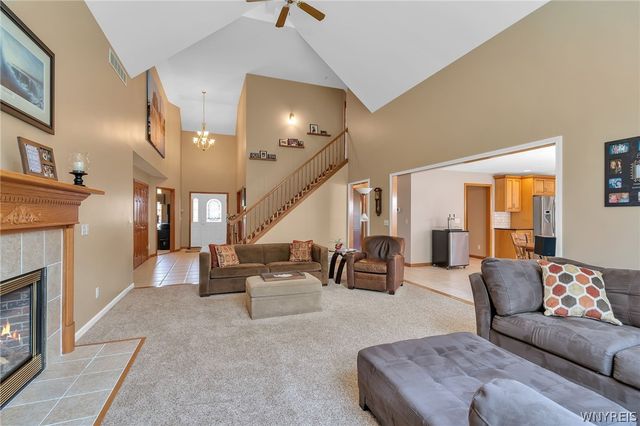 27 Ann Marie Drive, Lancaster, NY 14086
