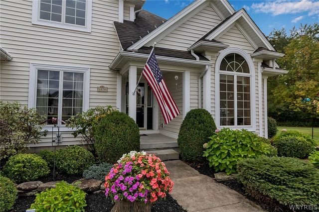 27 Ann Marie Drive, Lancaster, NY 14086