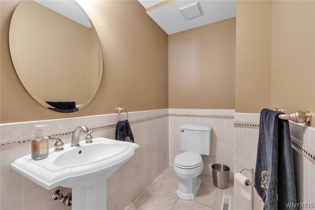 27 Ann Marie Drive, Lancaster, NY 14086