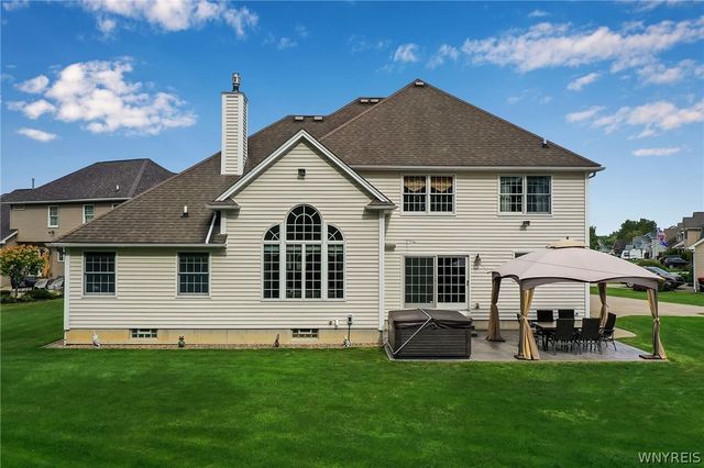 27 Ann Marie Drive, Lancaster, NY 14086