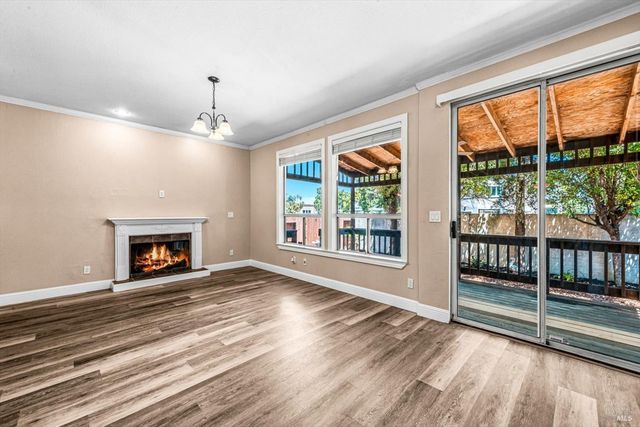 266 Tamarisk Cir, Suisun City, CA 94585