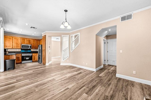266 Tamarisk Cir, Suisun City, CA 94585