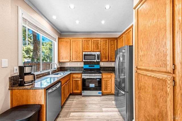 266 Tamarisk Cir, Suisun City, CA 94585
