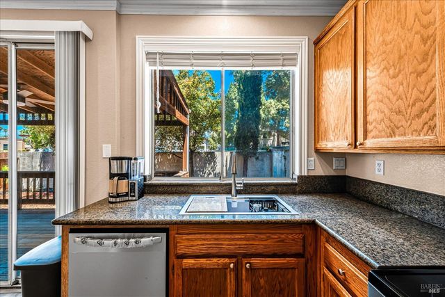 266 Tamarisk Cir, Suisun City, CA 94585