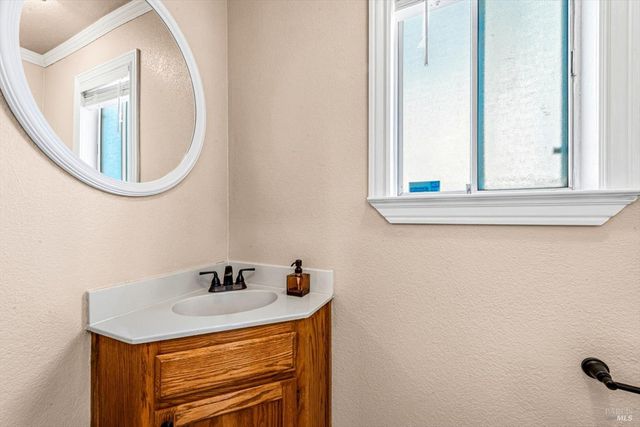 266 Tamarisk Cir, Suisun City, CA 94585