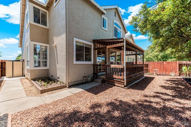 266 Tamarisk Cir, Suisun City, CA 94585
