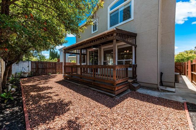 266 Tamarisk Cir, Suisun City, CA 94585
