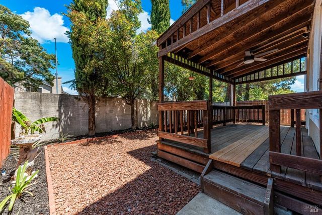 266 Tamarisk Cir, Suisun City, CA 94585