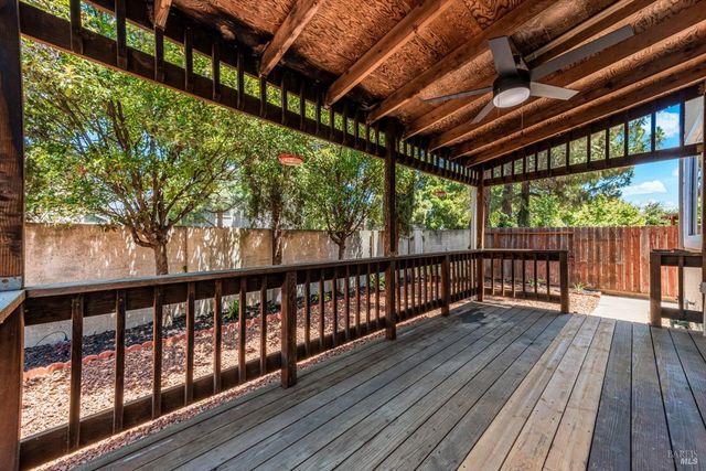 266 Tamarisk Cir, Suisun City, CA 94585
