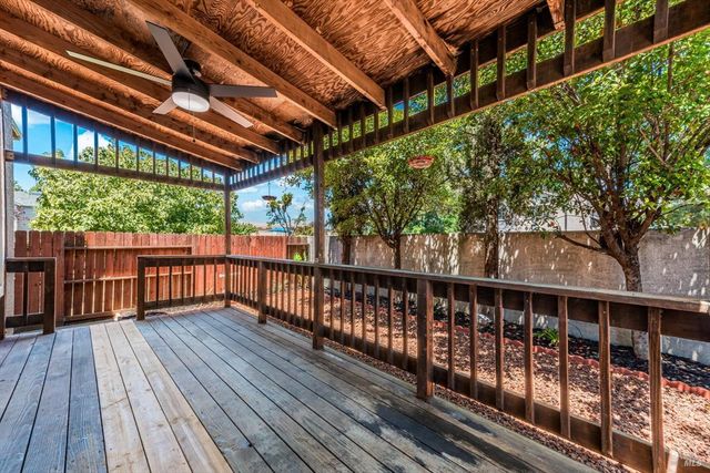 266 Tamarisk Cir, Suisun City, CA 94585