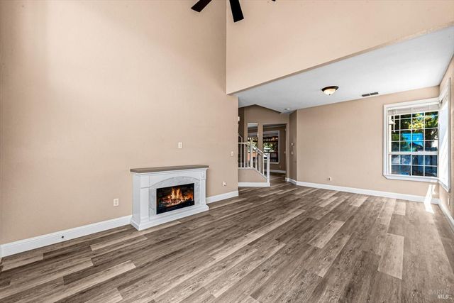 266 Tamarisk Cir, Suisun City, CA 94585