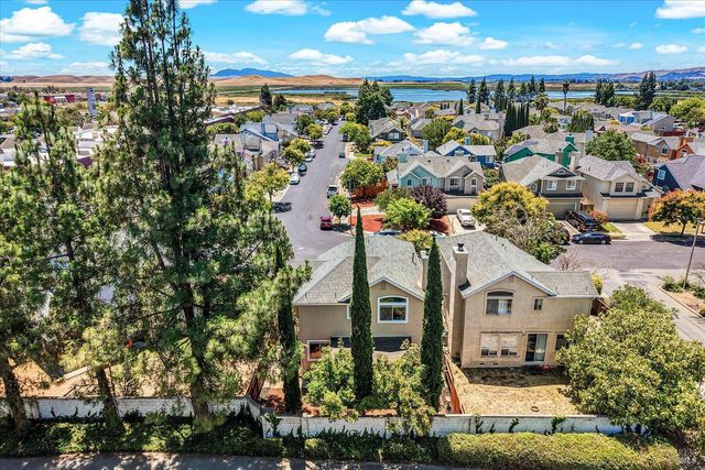 266 Tamarisk Cir, Suisun City, CA 94585