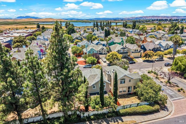 266 Tamarisk Cir, Suisun City, CA 94585