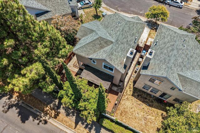 266 Tamarisk Cir, Suisun City, CA 94585