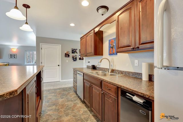 590 S Stamper Drive, Wasilla, AK 99654