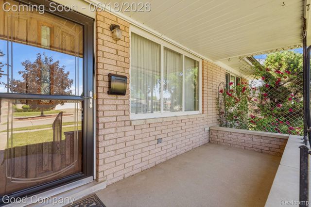32848 Rugby Drive, Warren, MI 48088