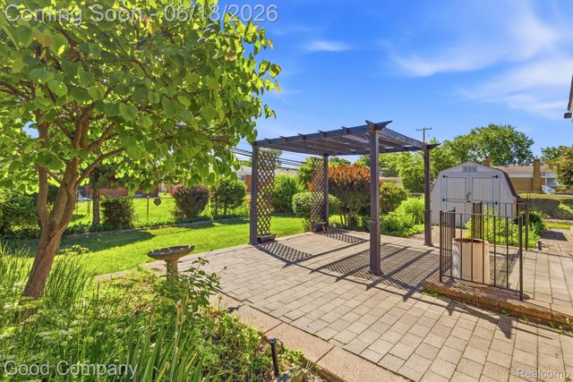 32848 Rugby Drive, Warren, MI 48088