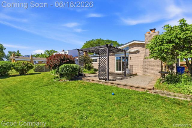 32848 Rugby Drive, Warren, MI 48088