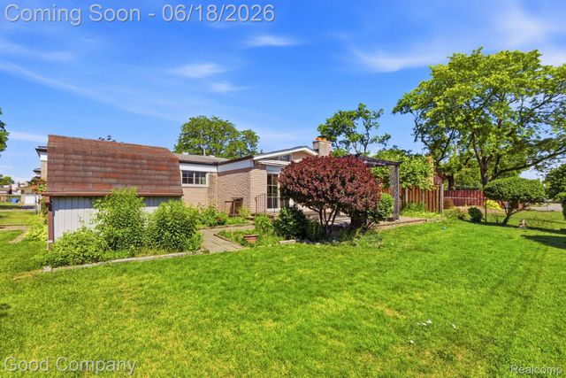 32848 Rugby Drive, Warren, MI 48088