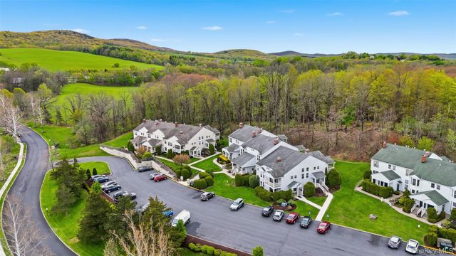 43 The Knolls, Warwick, NY 10990