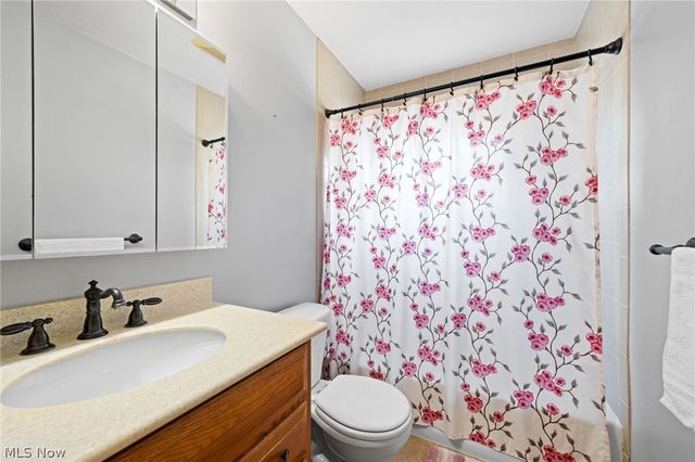 311 Parkway Drive, Eastlake, OH 44095
