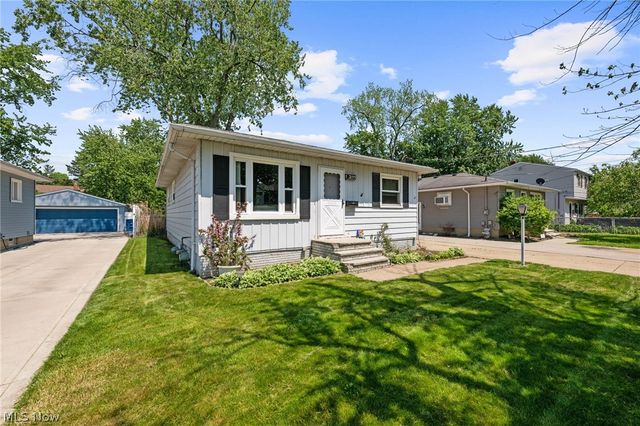 311 Parkway Drive, Eastlake, OH 44095