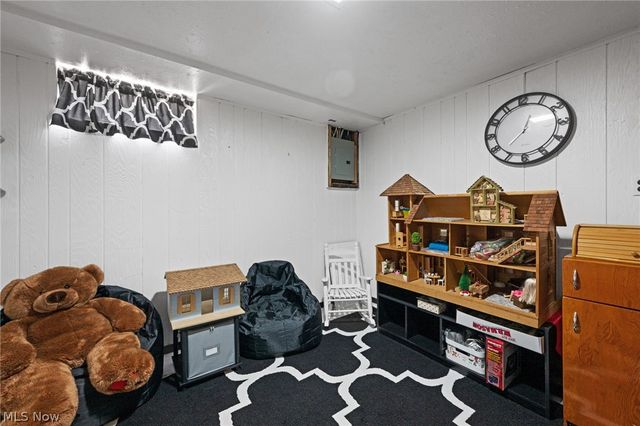 311 Parkway Drive, Eastlake, OH 44095