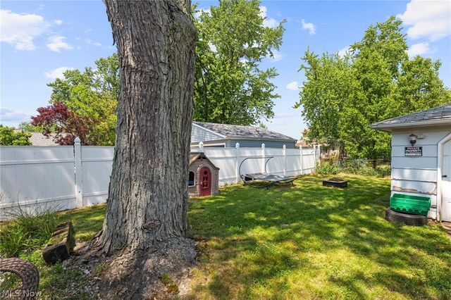 311 Parkway Drive, Eastlake, OH 44095