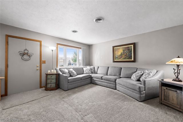 311 Parkway Drive, Eastlake, OH 44095