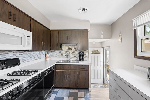 311 Parkway Drive, Eastlake, OH 44095