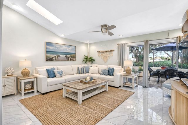 2683 N Deer Creek Emerald Way Way N, Deerfield Beach, FL 33442