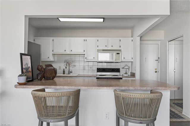 3558 Shore Dr Apt 202, Virginia Beach, VA 23455