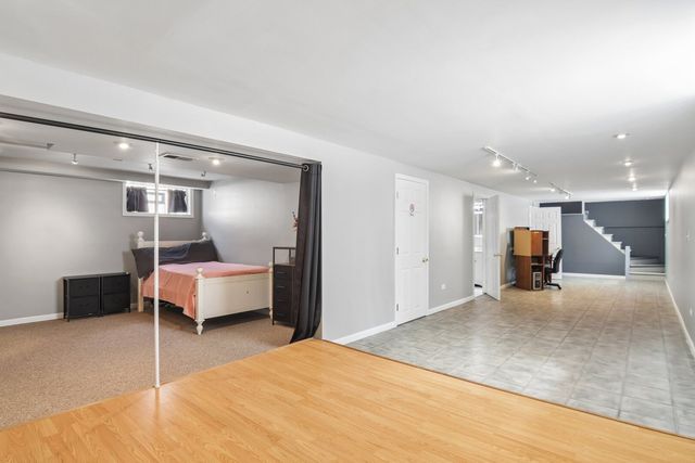 8525 S Keeler Avenue, Chicago, IL 60652