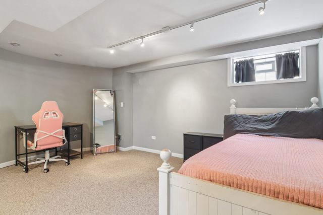 8525 S Keeler Avenue, Chicago, IL 60652