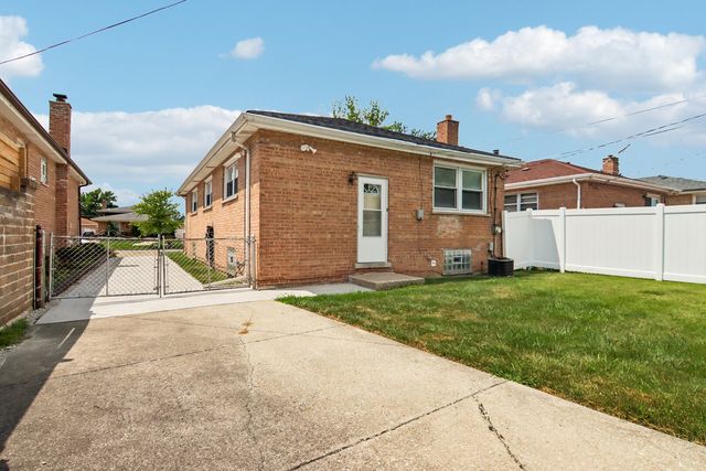 8525 S Keeler Avenue, Chicago, IL 60652