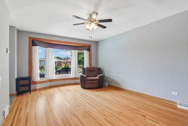 8525 S Keeler Avenue, Chicago, IL 60652