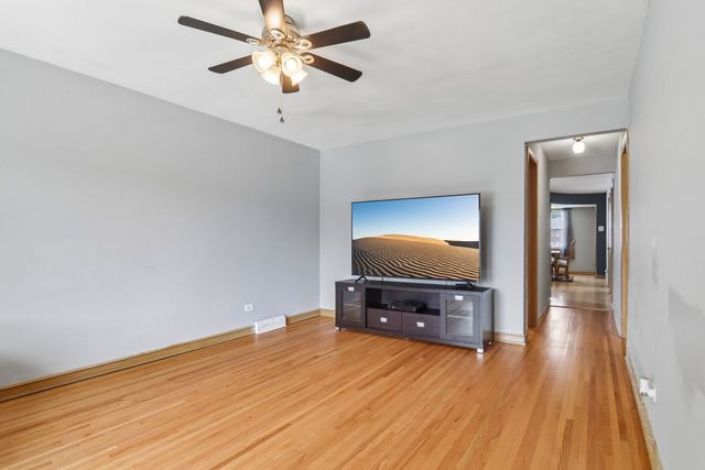 8525 S Keeler Avenue, Chicago, IL 60652