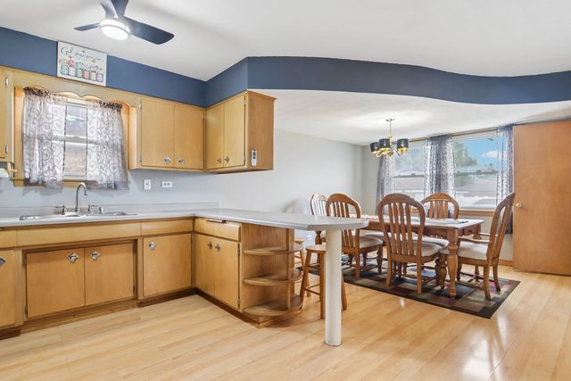 8525 S Keeler Avenue, Chicago, IL 60652