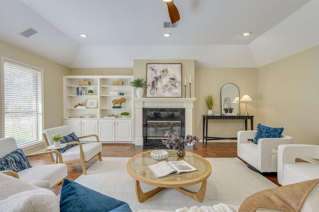 7102 Anaqua DR, Austin, TX 78750