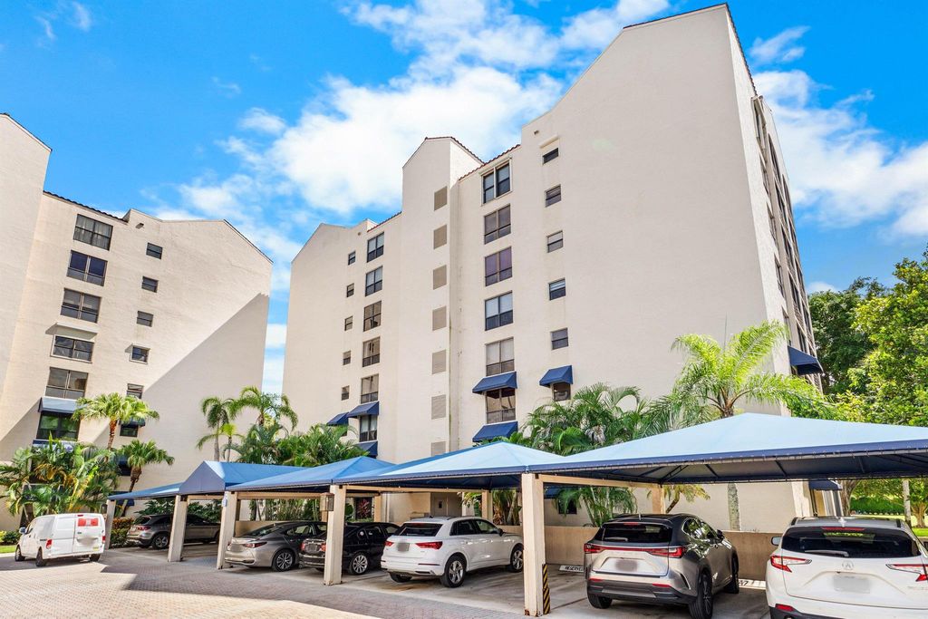 7572 Regency Lake Drive 301, Boca Raton, FL 33433
