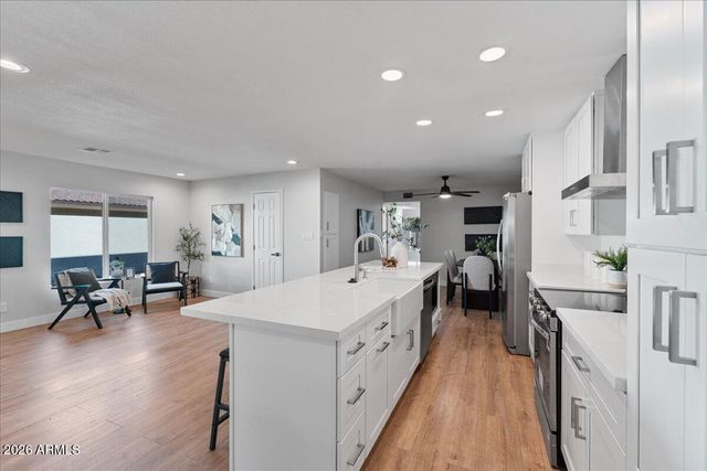 4813 E KOSO Court, Phoenix, AZ 85044