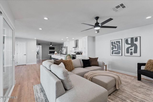 4813 E KOSO Court, Phoenix, AZ 85044