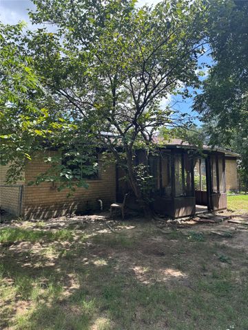 3704 Northpark Drive, Corsicana, TX 75110