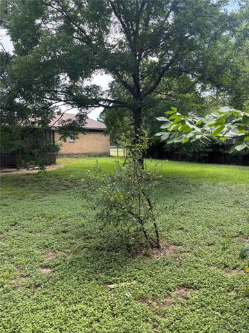 3704 Northpark Drive, Corsicana, TX 75110