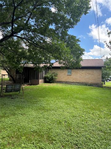 3704 Northpark Drive, Corsicana, TX 75110
