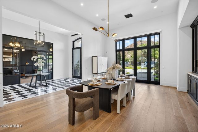 5617 E MONTECITO Avenue, Phoenix, AZ 85018